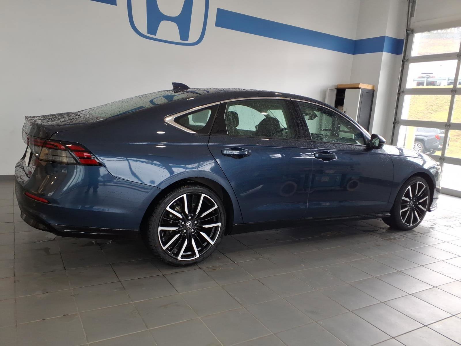 Certified 2023 Honda Accord Touring image 4