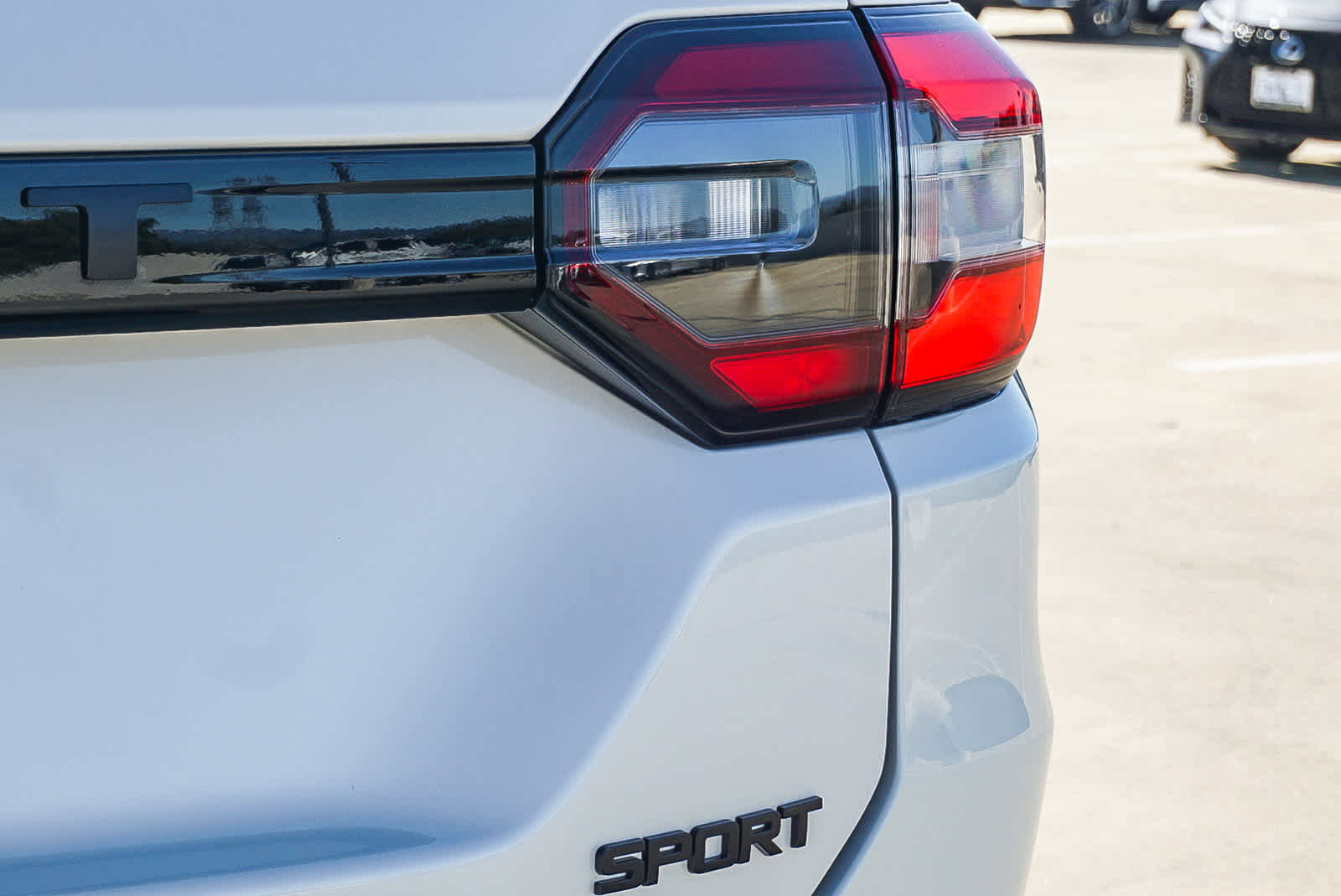 Used 2025 Honda Pilot Sport image 12