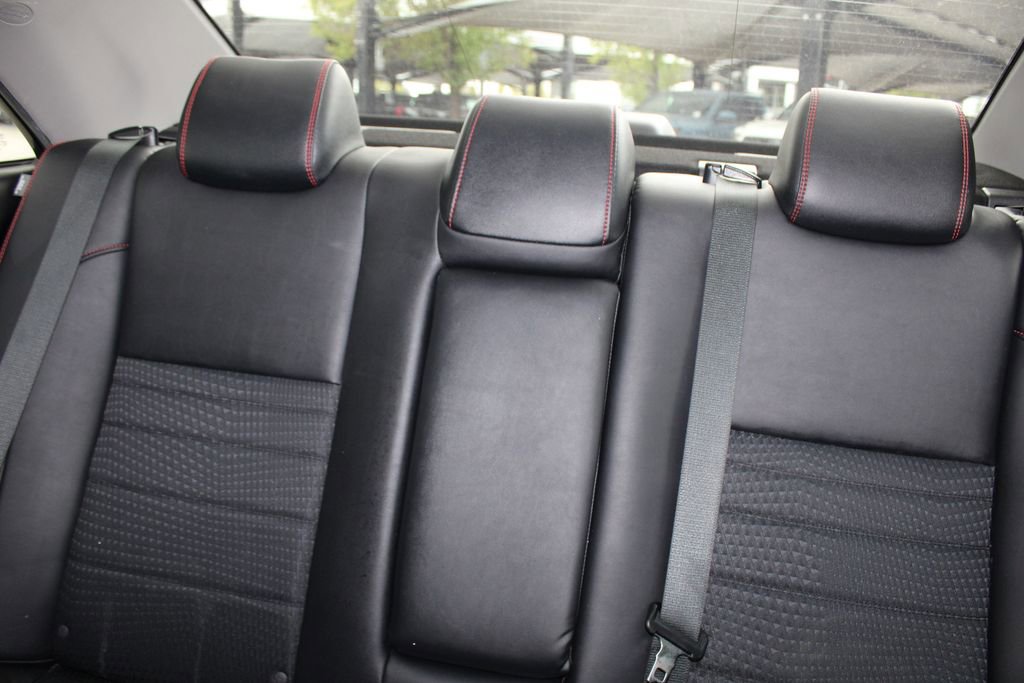 Used 2015 Toyota Camry SE FWD image 48