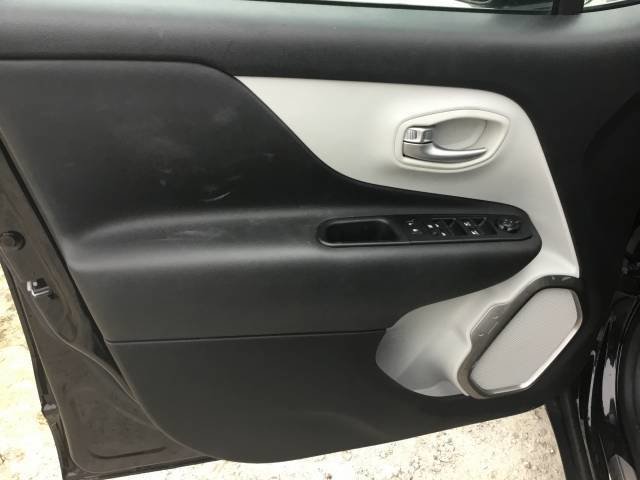 Used 2020 Jeep Renegade Limited w/ Safety and Security Group image 12