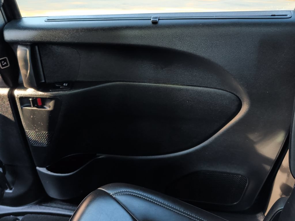 Used 2025 Chrysler Pacifica Select FWD image 34