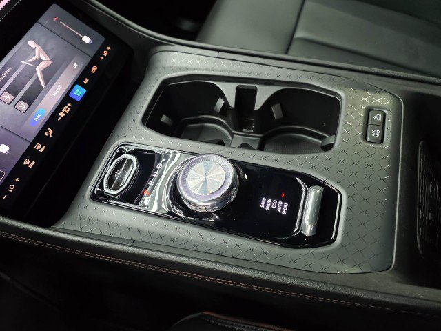 Used 2025 Jeep Wagoneer S Launch Edition AWD/4WD image 28