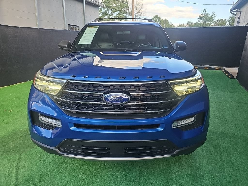 Used 2020 Ford Explorer XLT w/ Equipment Group 202A AWD/4WD image 8