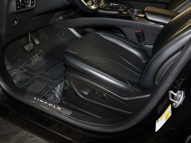 Used 2023 Lincoln Nautilus Reserve w/ Luxury Package AWD/4WD image 25