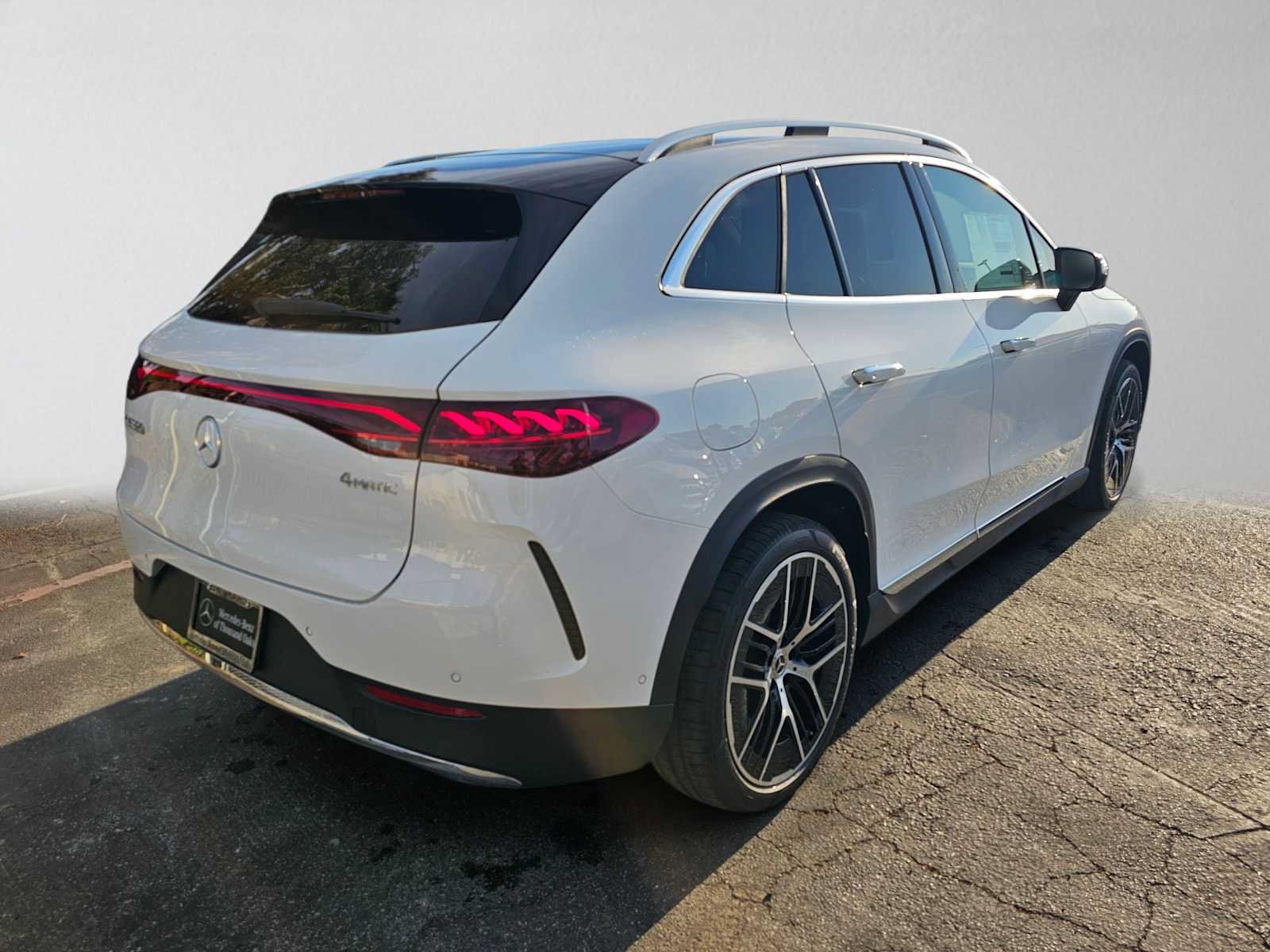 New 2027 Mercedes-Benz EQE 320 4MATIC SUV image 3