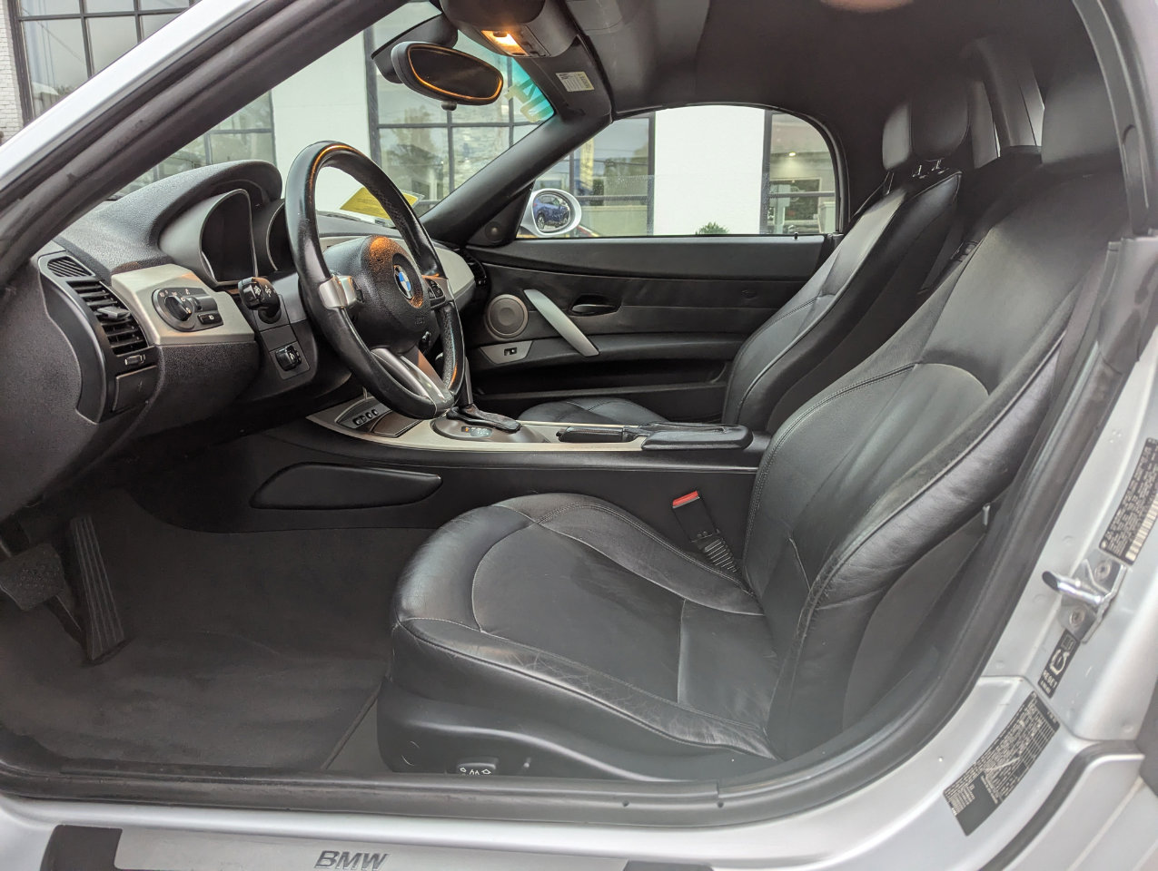 Used 2004 BMW Z4 3.0i image 12