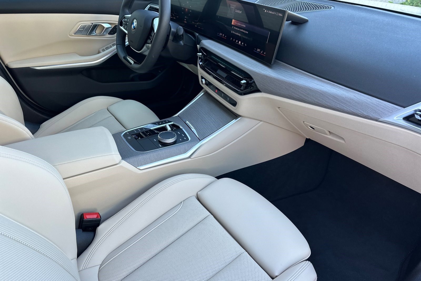 Used 2025 BMW 330i Sedan w/ Premium Package image 19