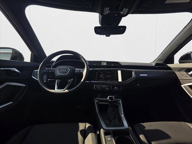 New 2025 Audi Q3 2.0T Premium w/ Convenience Package AWD/4WD image 19