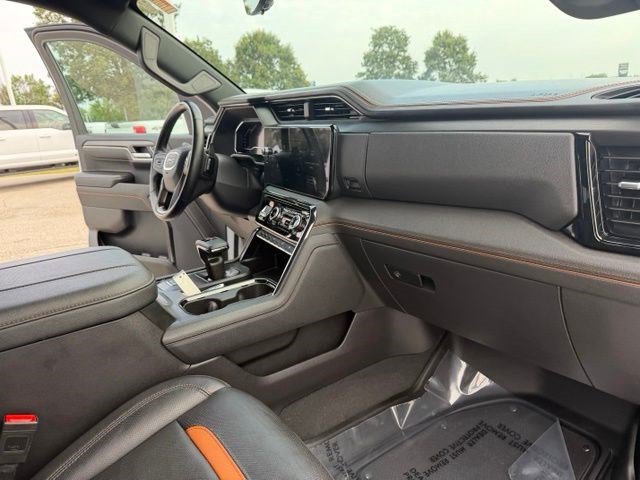 Used 2024 GMC Sierra 1500 AT4 w/ Technology Package AWD/4WD image 46