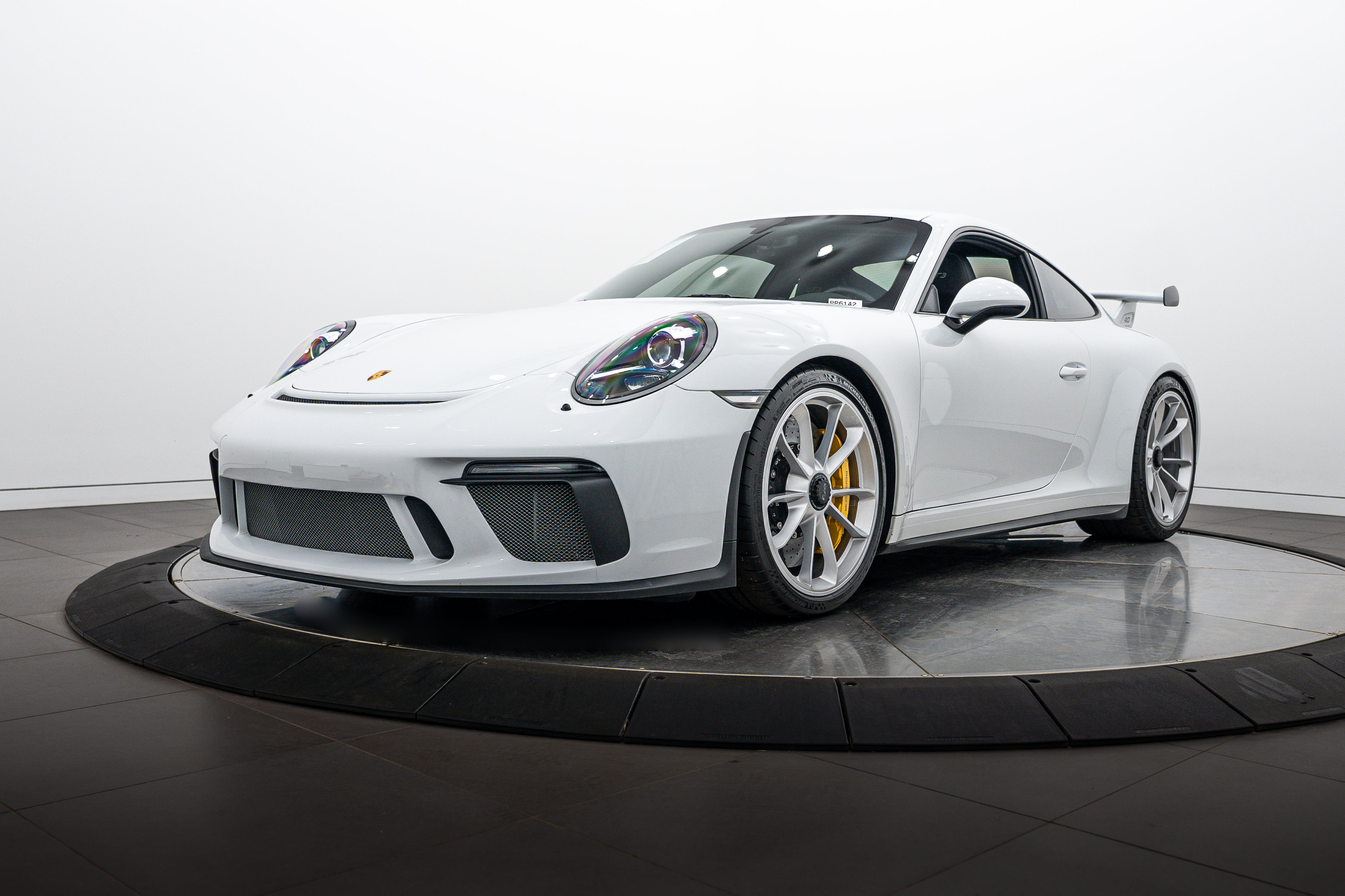Certified 2018 Porsche 911 GT3 RWD image 1