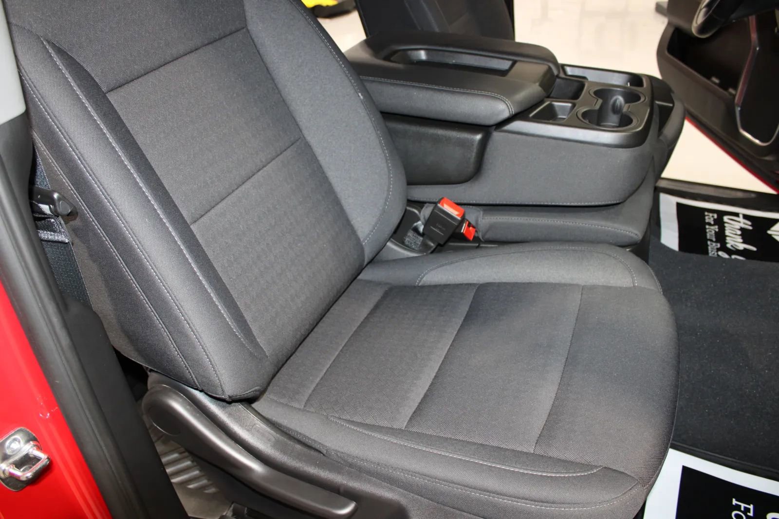 Used 2025 Chevrolet Silverado 1500 LT AWD/4WD image 20