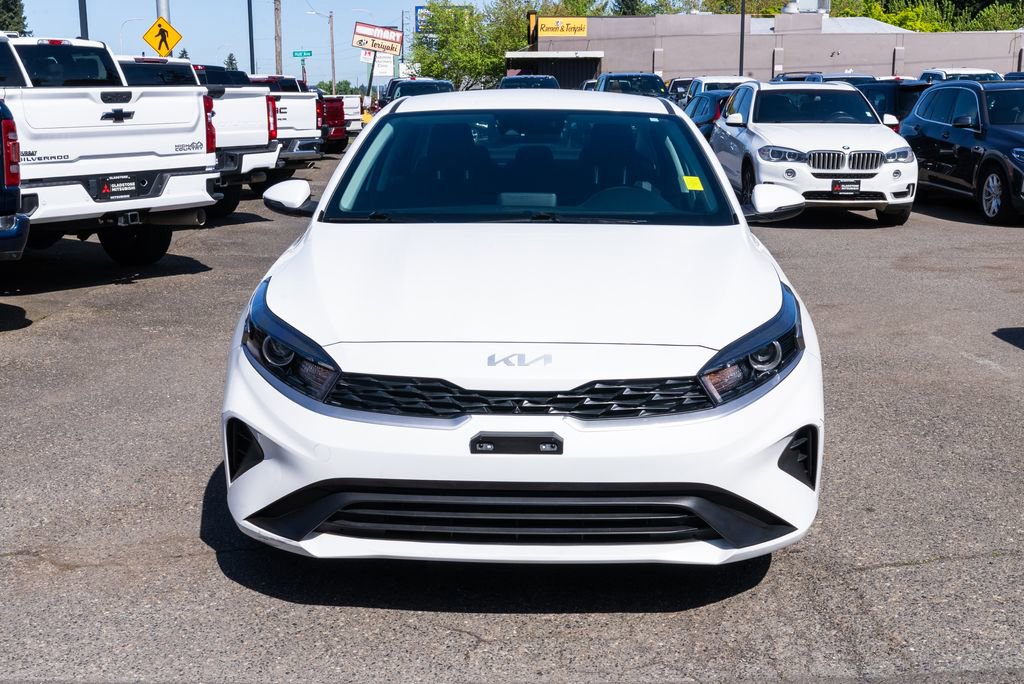 Used 2024 Kia Forte LXS w/ LXS Technology Package FWD image 2