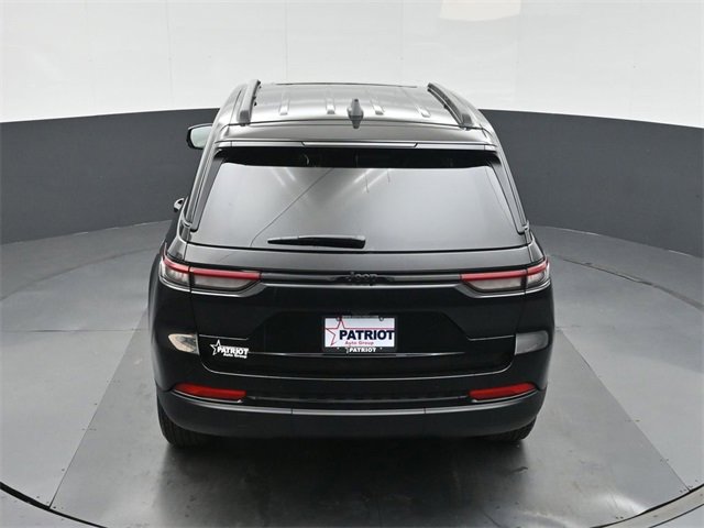 New 2025 Jeep Grand Cherokee Altitude image 30