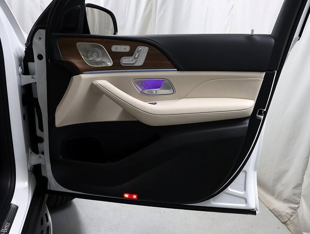 Certified 2025 Mercedes-Benz GLS 580 4MATIC image 38