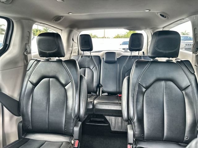 Used 2024 Chrysler Pacifica Touring-L image 26