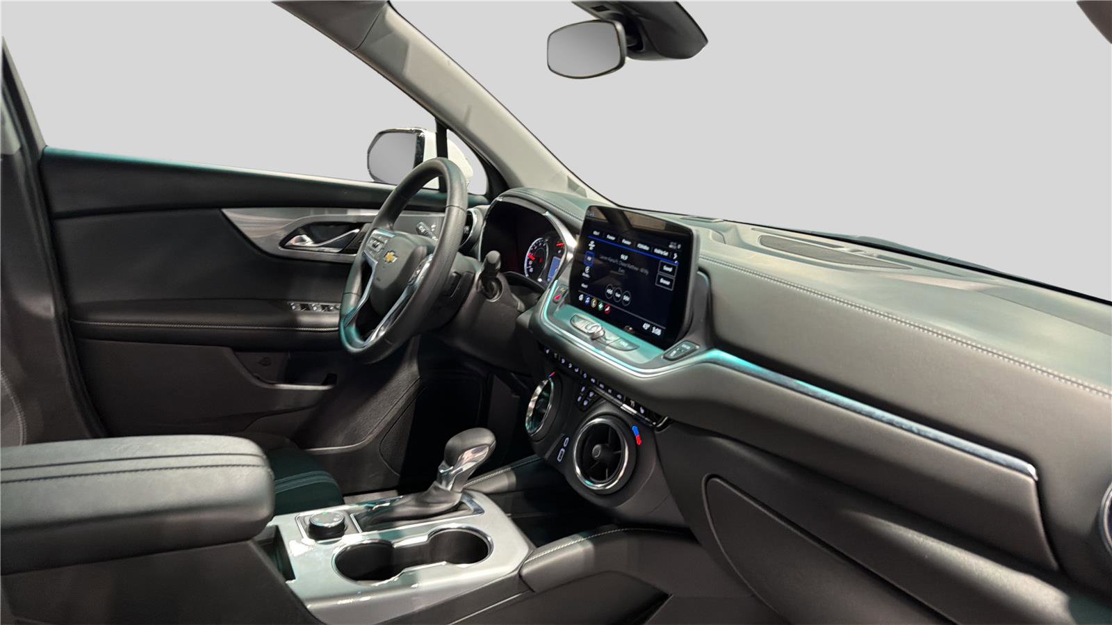 Used 2025 Chevrolet Blazer LT image 13