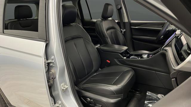 Used 2023 Jeep Grand Cherokee 4WD 4xe image 25