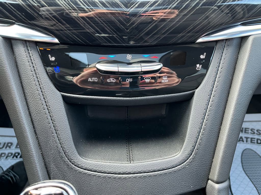 Used 2023 Cadillac XT6 Premium Luxury w/ Technology Package AWD/4WD image 34