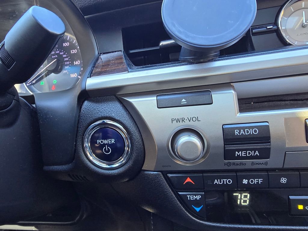 Used 2016 Lexus ES 300h image 36