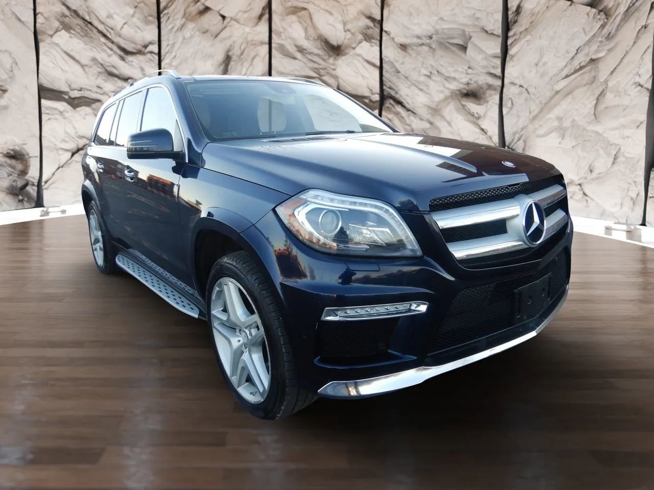 Used 2013 Mercedes-Benz GL 550 4MATIC image 4