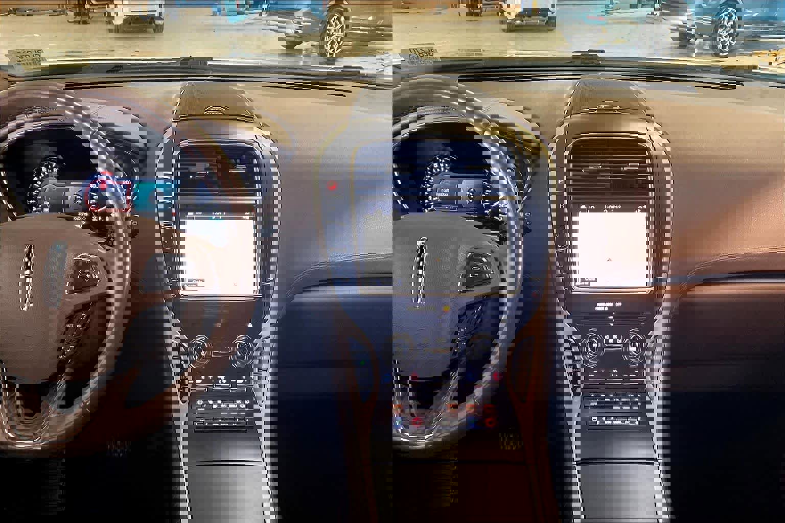 Used 2016 Lincoln MKX Reserve w/ Climate Package image 6