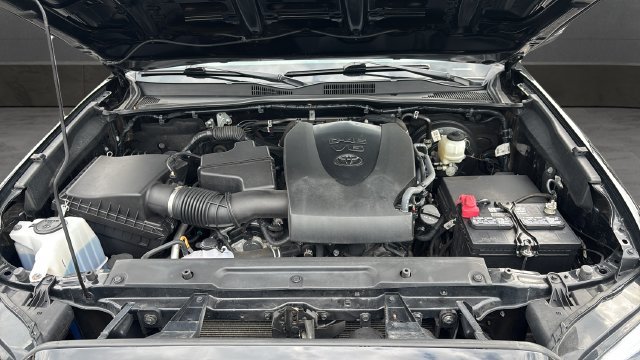 Used 2023 Toyota Tacoma TRD Sport w/ Black Out Package (TMS) AWD/4WD image 17