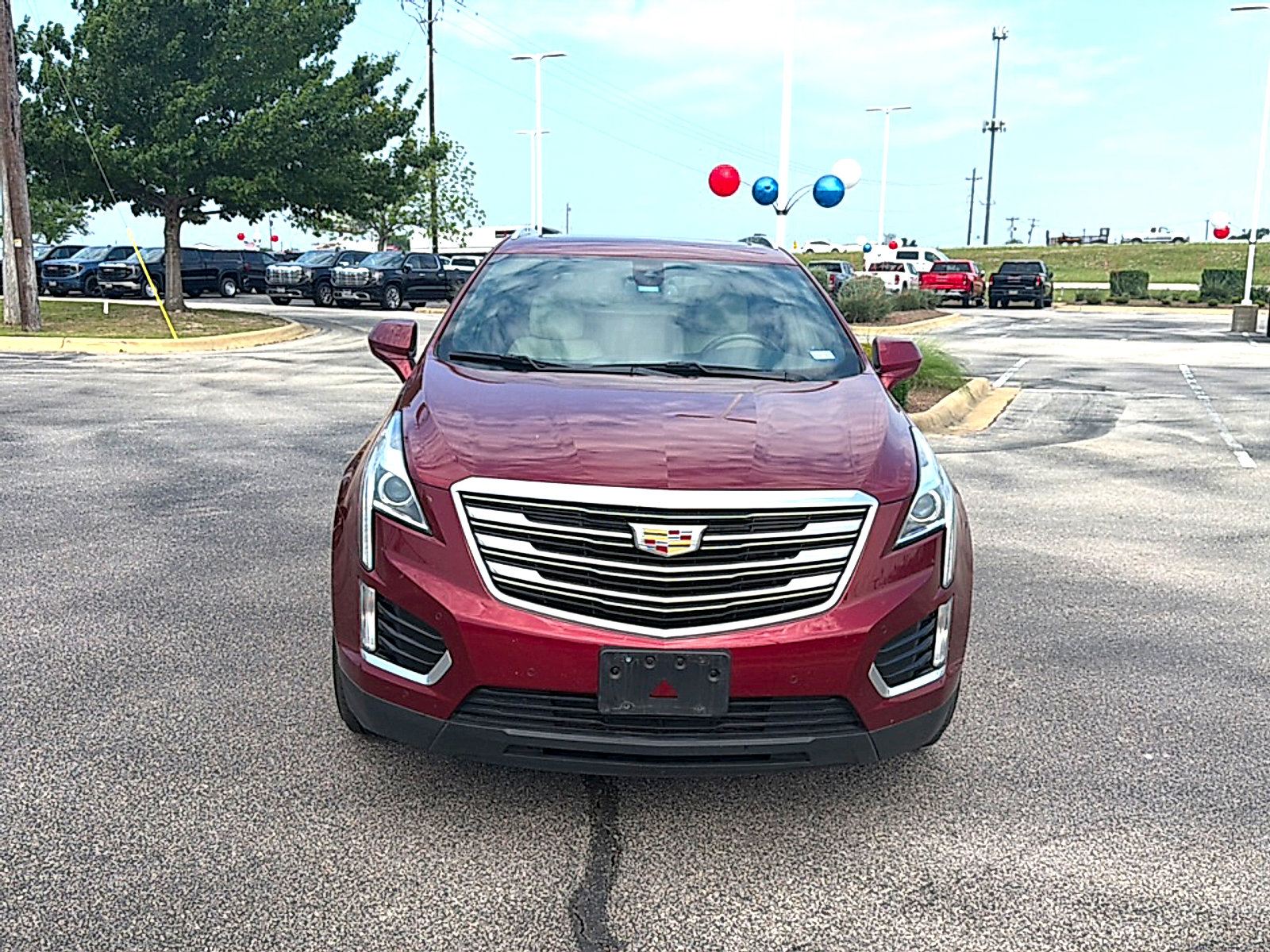 Used 2018 Cadillac XT5 Luxury w/ Driver Awareness Package AWD/4WD image 3