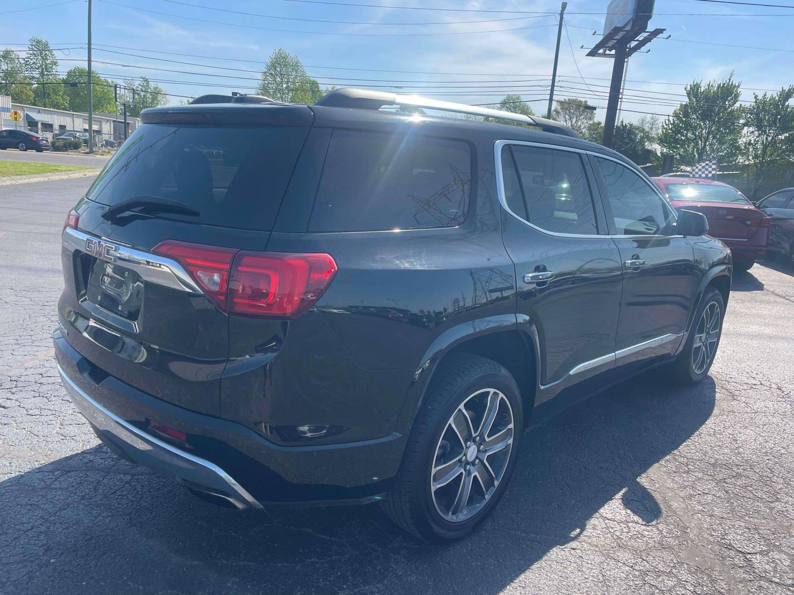 Used 2018 GMC Acadia Denali w/ LPO, Cargo Package image 4