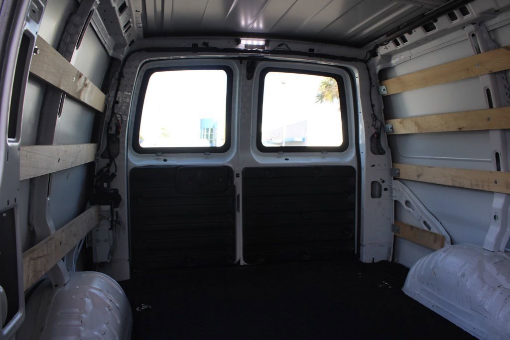 Used 2023 GMC Savana 2500 w/ Driver Convenience Package RWD image 20