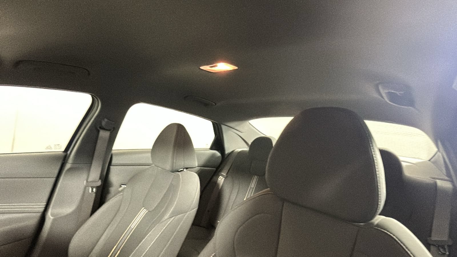 Certified 2025 Hyundai Elantra SEL FWD image 12