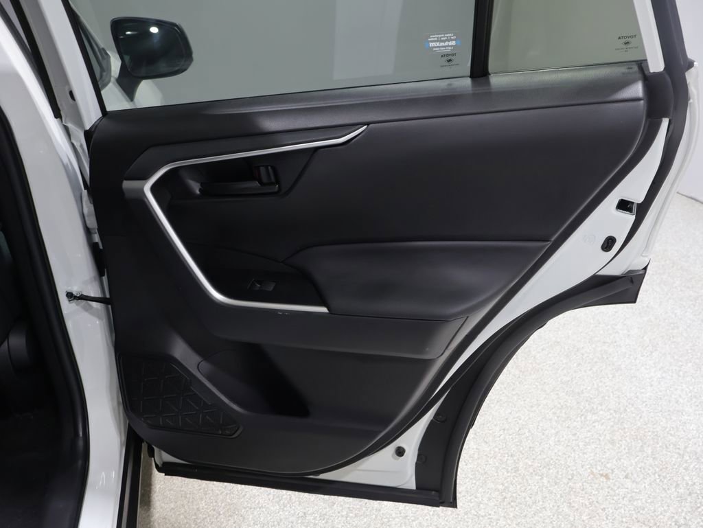 Used 2023 Toyota RAV4 LE image 21