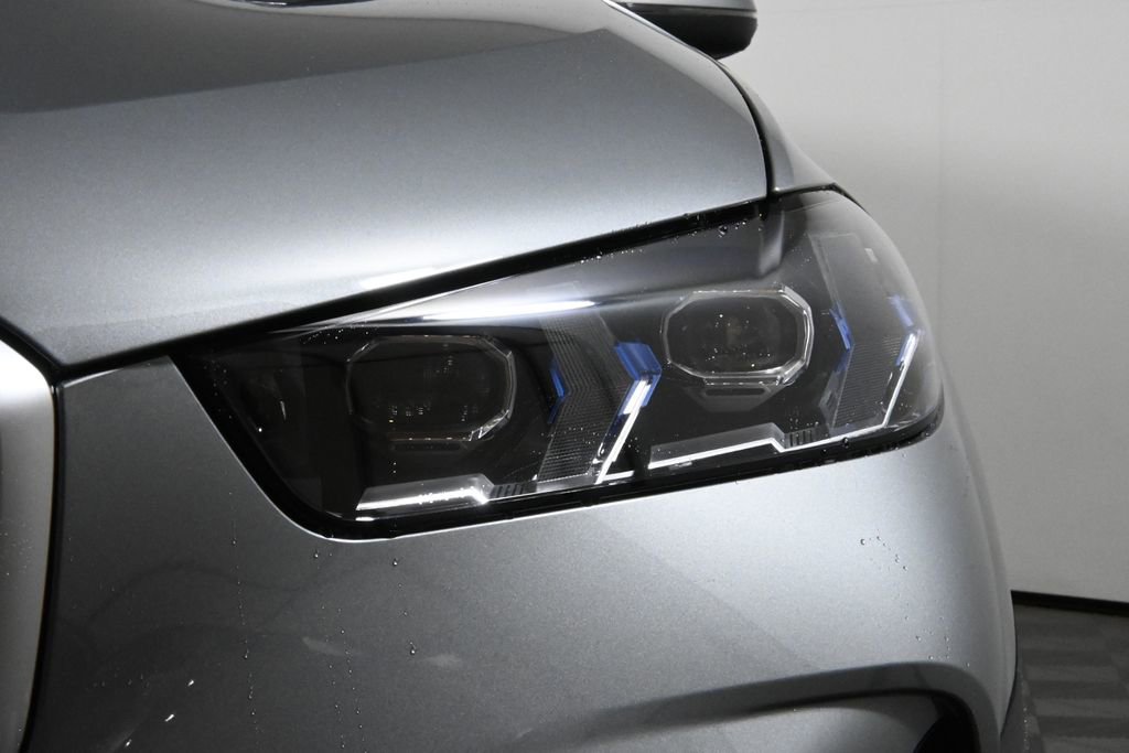 Used 2026 BMW X5 xDrive50e w/ Premium Package image 11