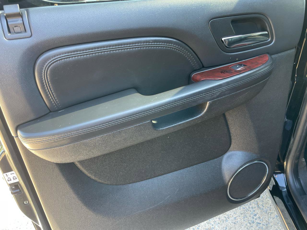 Used 2009 Cadillac Escalade EXT AWD/4WD image 34