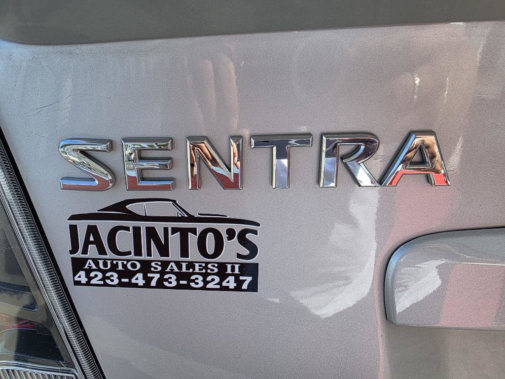 Used 2012 Nissan Sentra 2.0 SR w/ Special Edition Pkg FWD image 9
