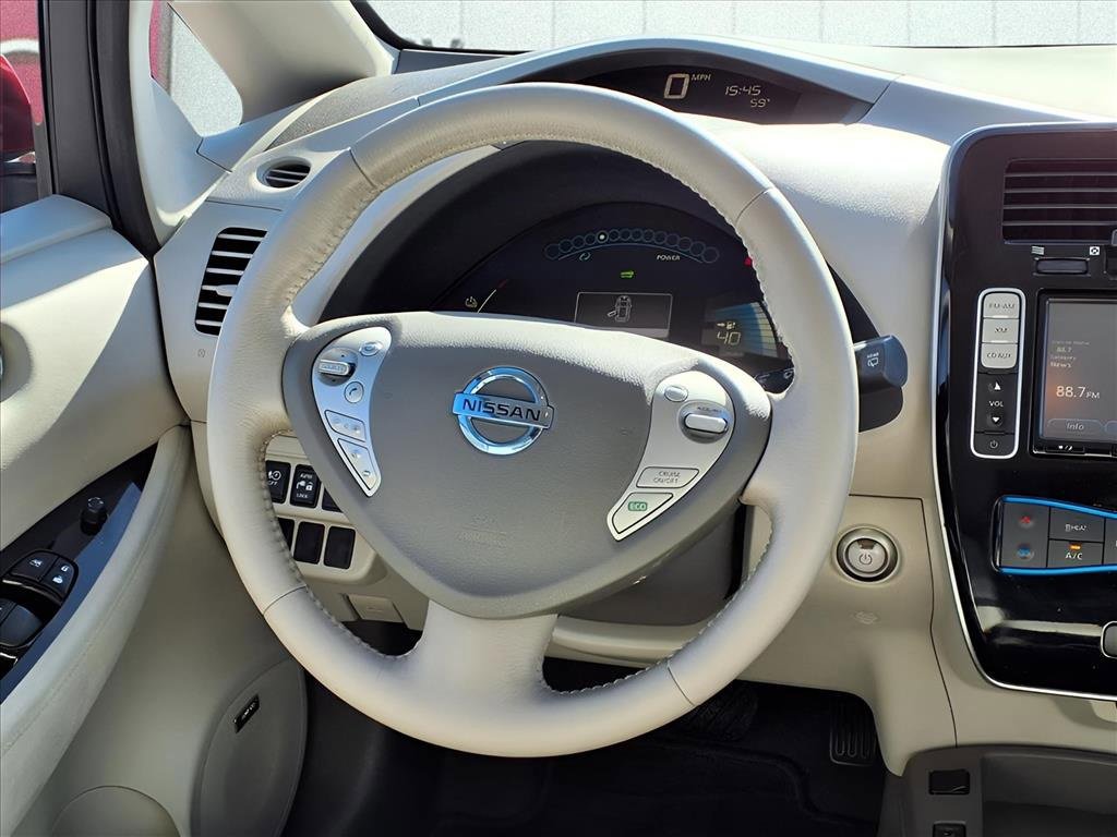 Used 2014 Nissan Leaf SV w/ LED & Quick Charge Package image 17