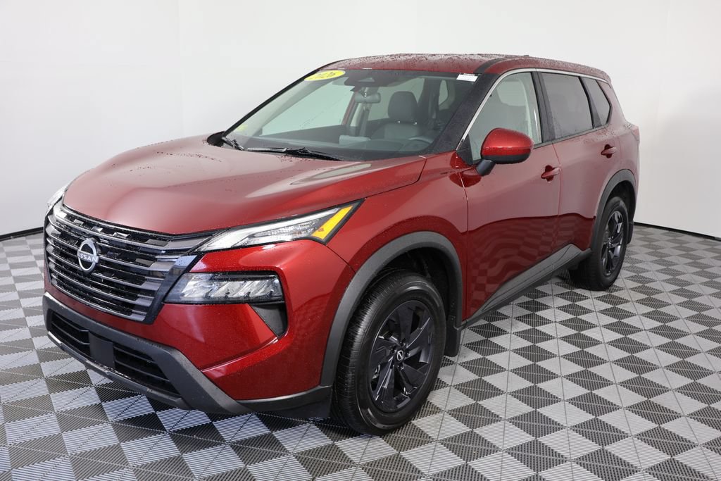Used 2026 Nissan Rogue SV w/ Cold Weather Package FWD image 4