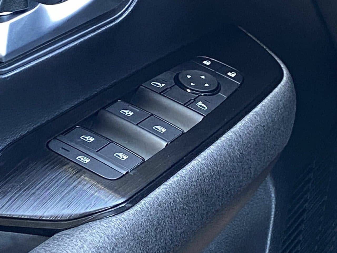 New 2027 Nissan Kicks SV FWD image 33
