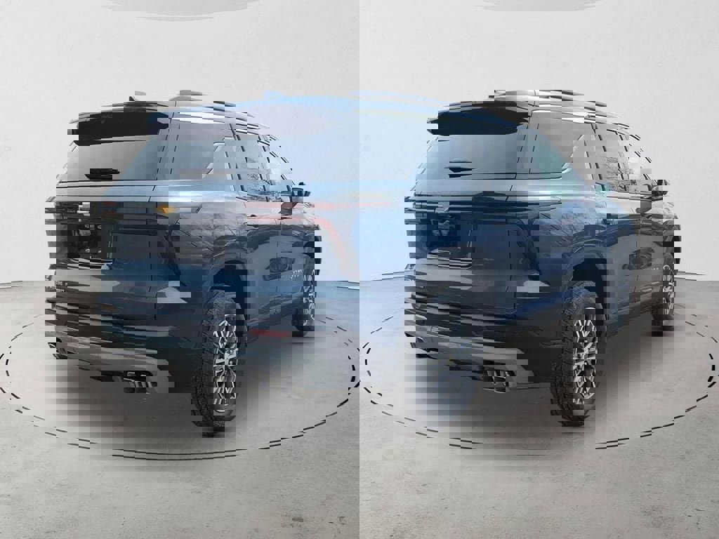 New 2026 Chevrolet Traverse LT w/ Driver Confidence Package AWD/4WD image 5