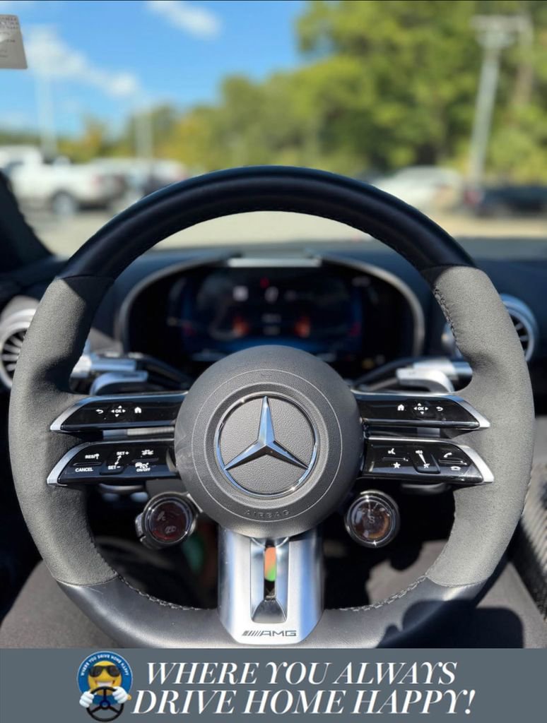 Used 2022 Mercedes-Benz SL 63 AMG 4MATIC image 6