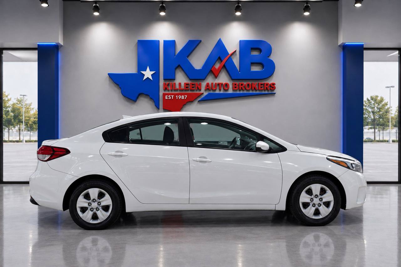 Used 2018 Kia Forte LX FWD image 2
