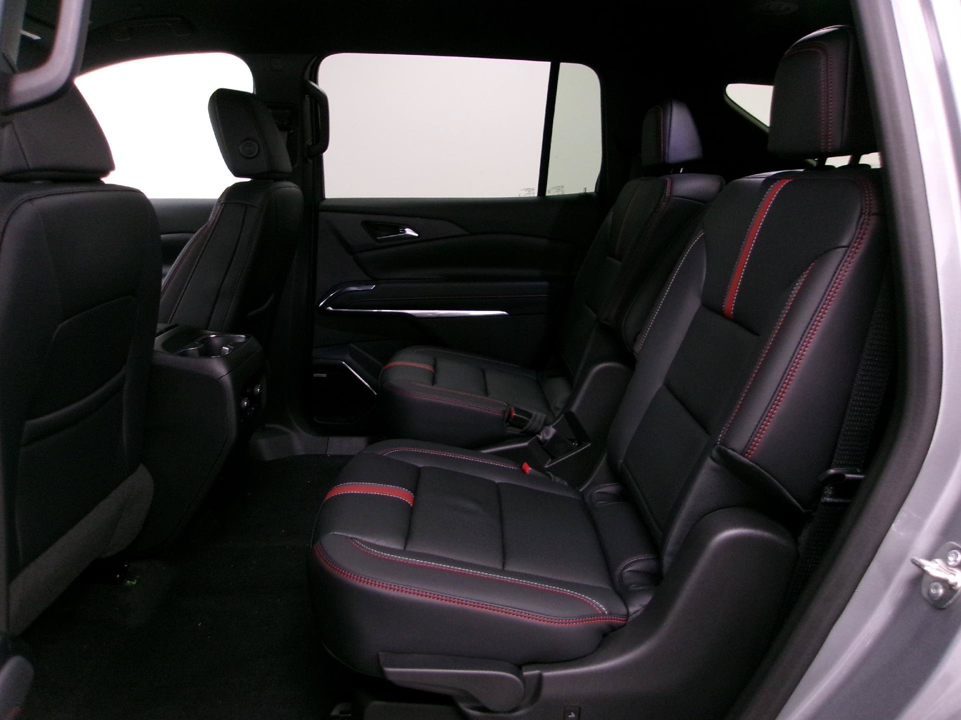 New 2026 Chevrolet Traverse RS w/ LPO, Floor Liner Package FWD image 8