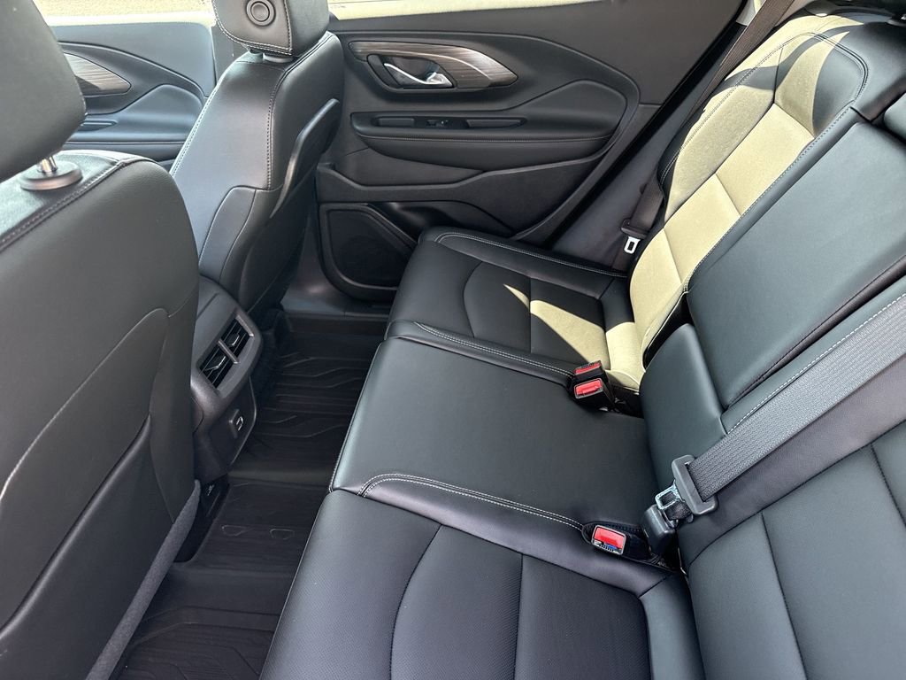 Certified 2024 GMC Terrain SLT w/ Tech Package image 32