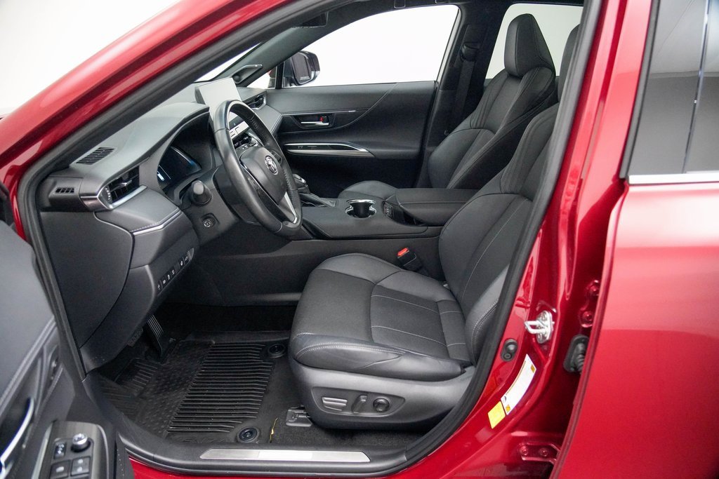 Used 2024 Toyota Venza Limited image 23
