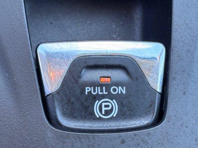 Used 2018 Jeep Cherokee Limited FWD image 32