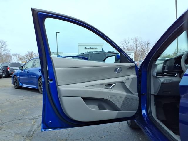 Used 2023 Hyundai Elantra Blue w/ Preferred Accessory Package image 23