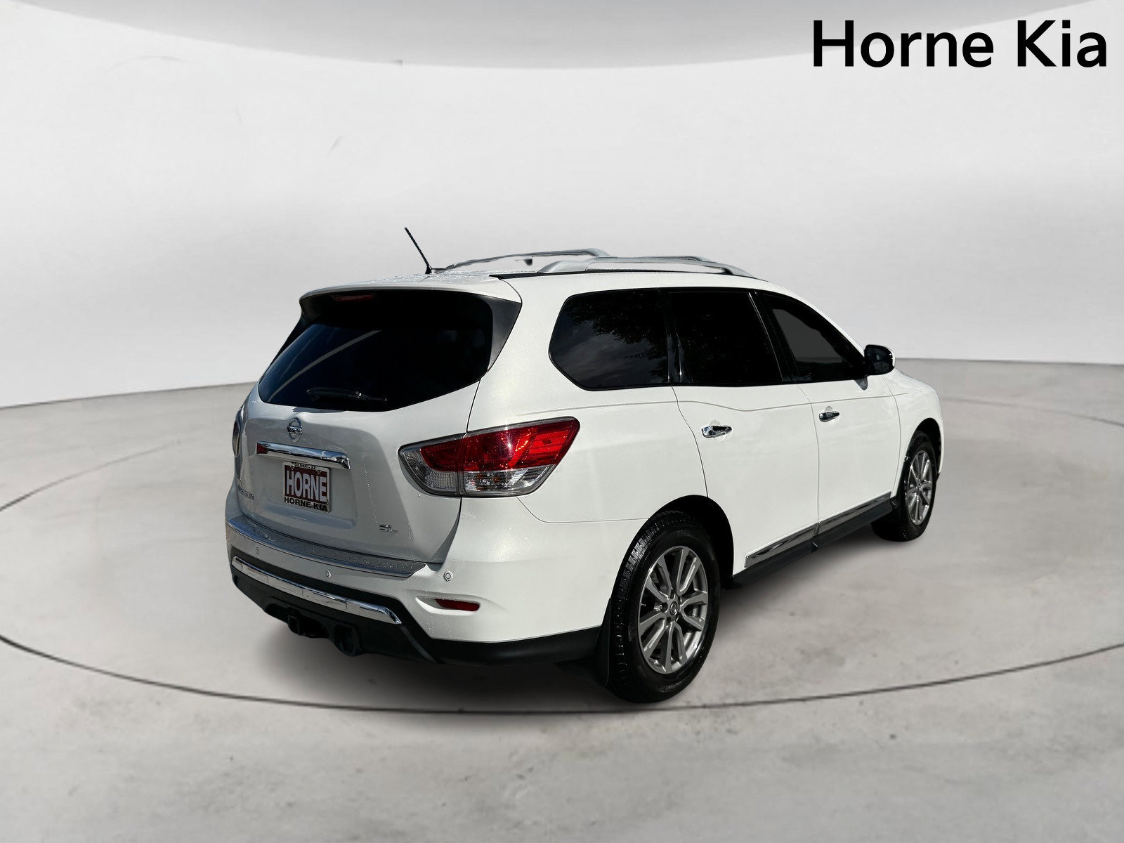 Used 2014 Nissan Pathfinder SL w/ SL Tech Package image 4