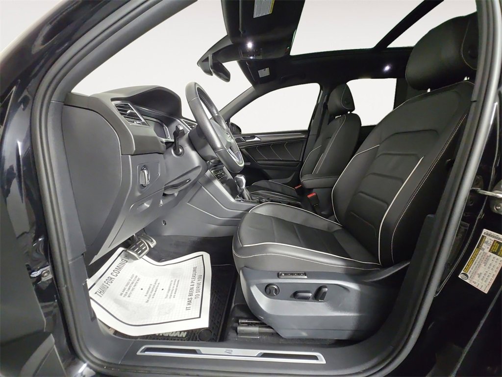 Used 2022 Volkswagen Tiguan SEL R-Line image 9