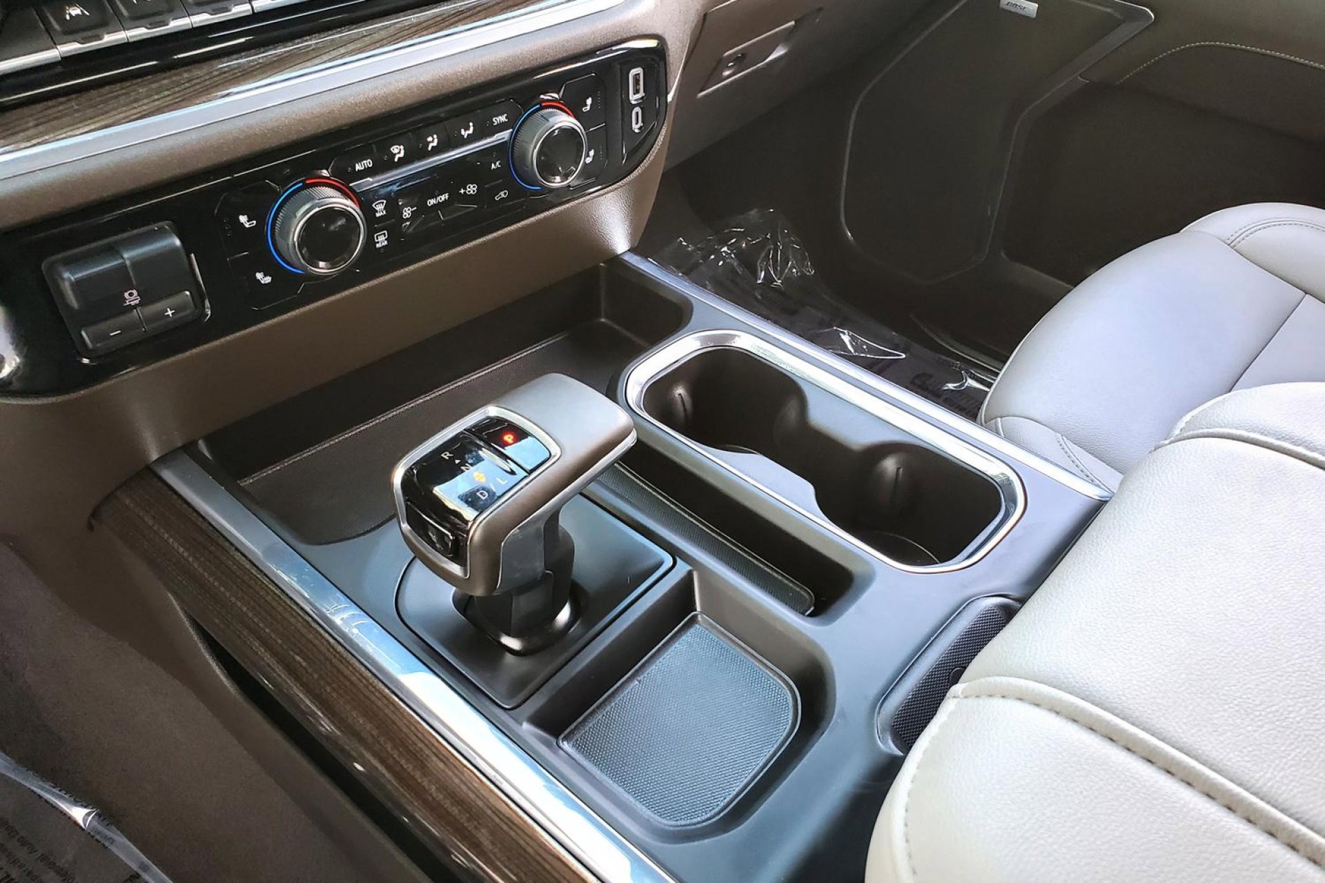 Used 2024 Chevrolet Silverado 1500 LT Trail Boss w/ LT Trail Boss Premium Package image 17