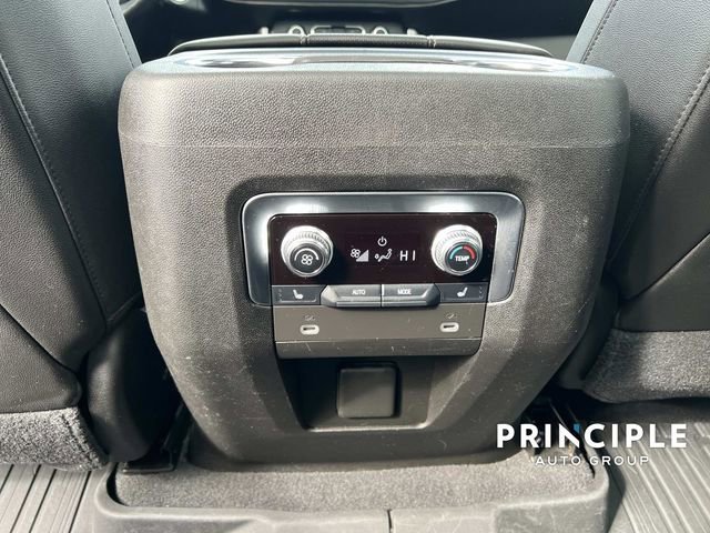 Used 2021 GMC Yukon SLT w/ SLT Luxury Plus Package image 28