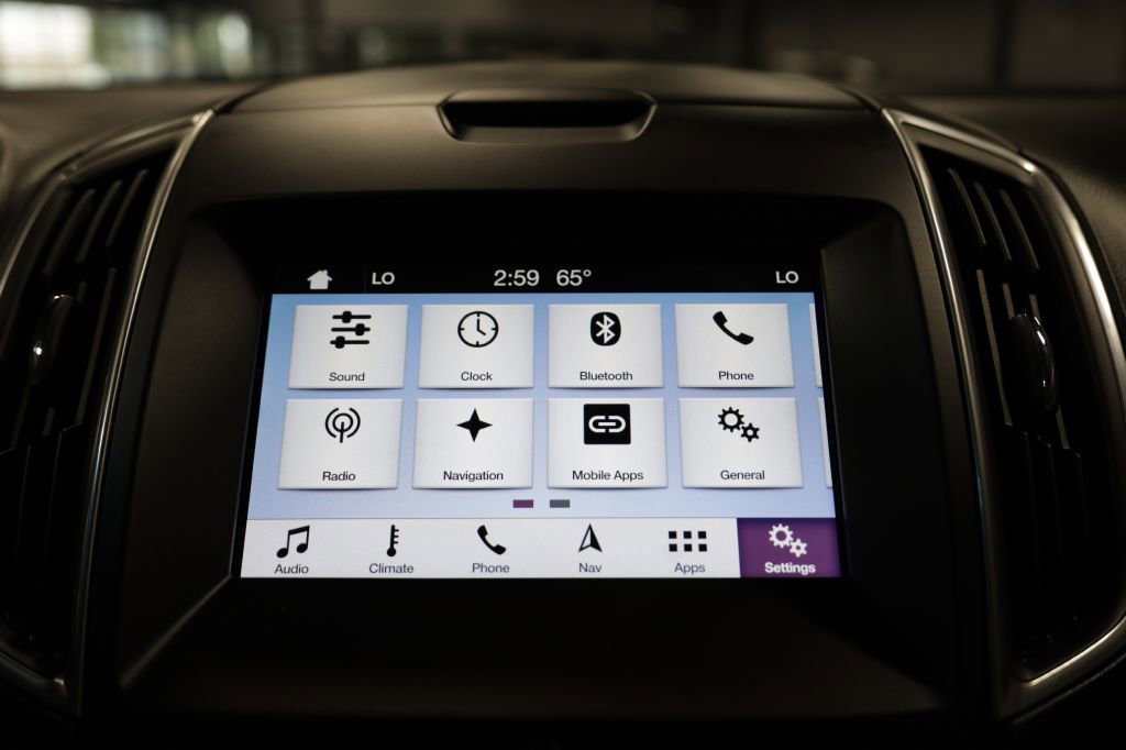 Used 2017 Ford Edge Titanium w/ Technology Package image 43